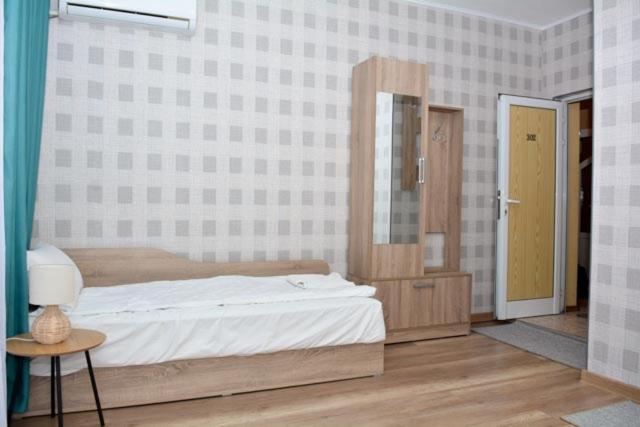 וראצה Hotel Rade 1 מראה חיצוני תמונה