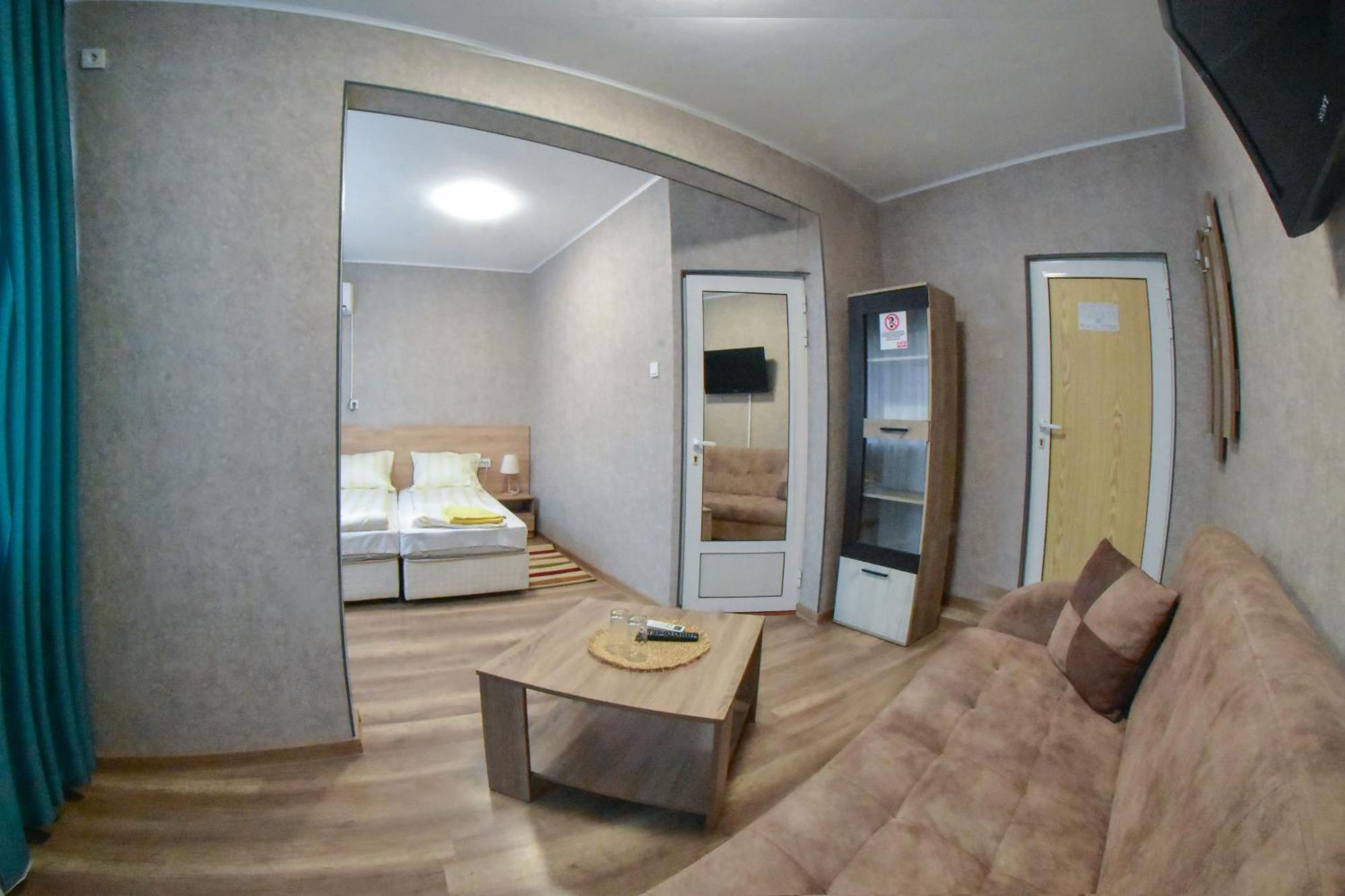 וראצה Hotel Rade 1 מראה חיצוני תמונה