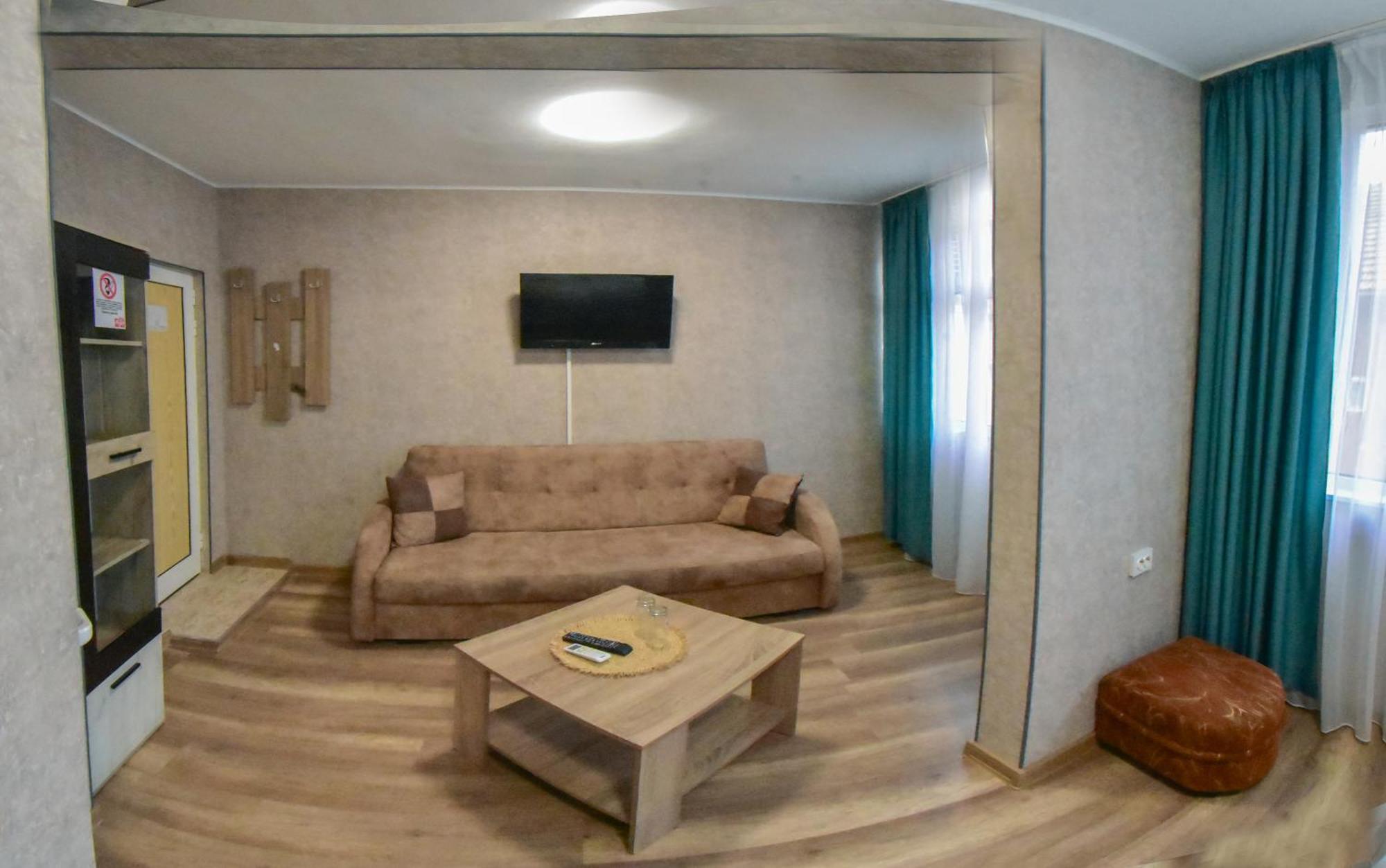 וראצה Hotel Rade 1 מראה חיצוני תמונה