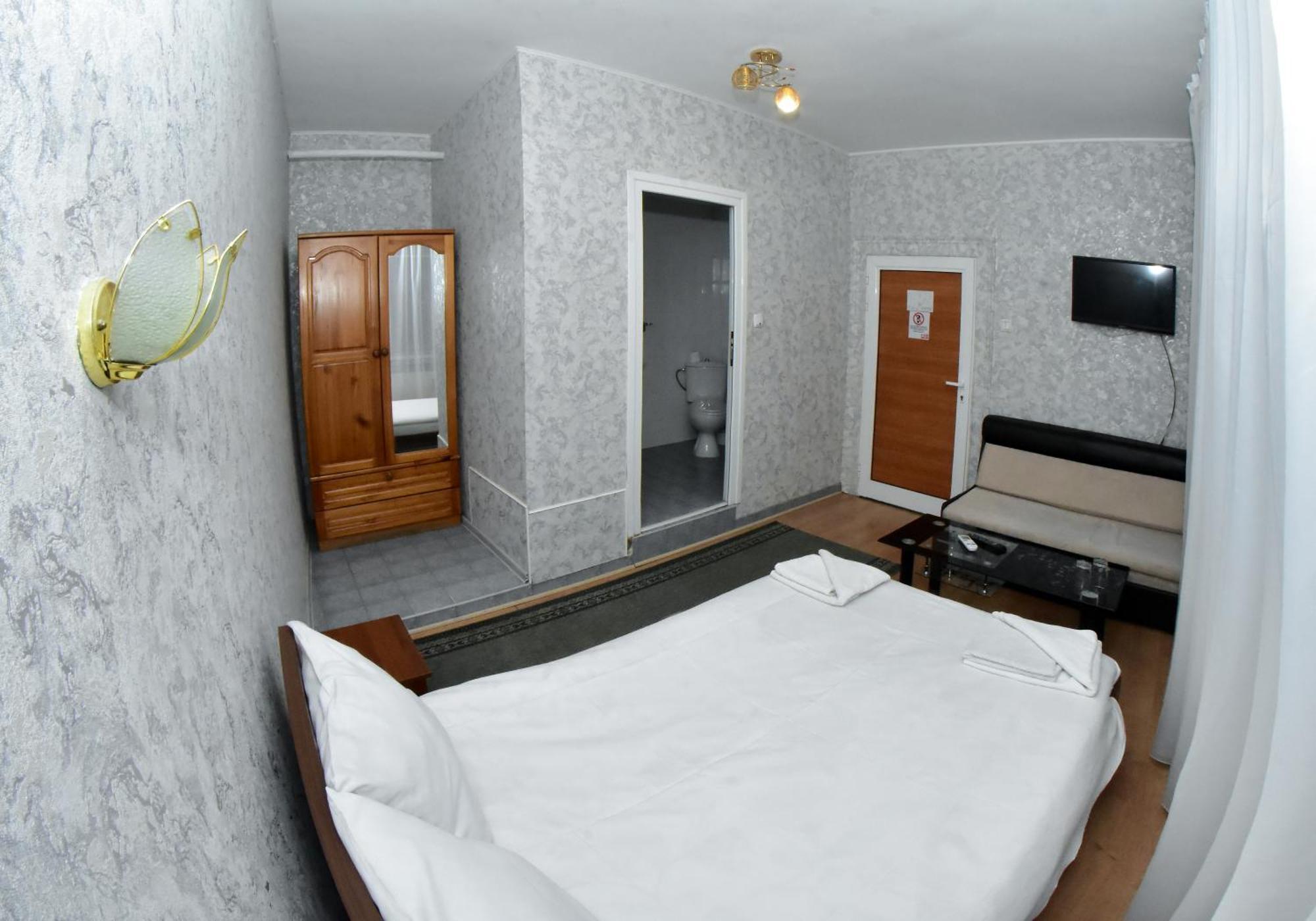 וראצה Hotel Rade 1 מראה חיצוני תמונה