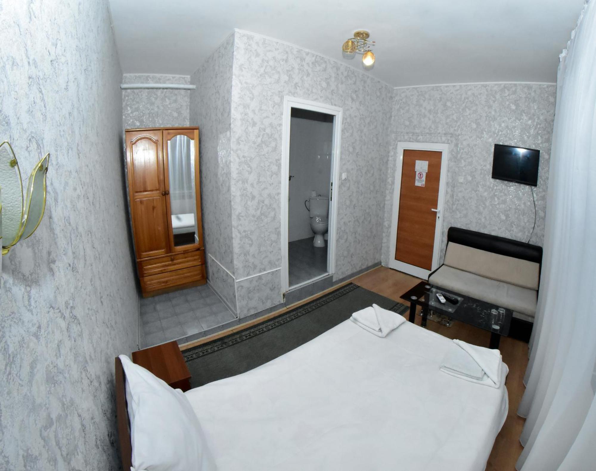 וראצה Hotel Rade 1 מראה חיצוני תמונה