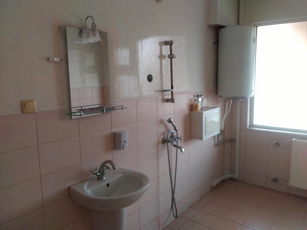 וראצה Hotel Rade 1 מראה חיצוני תמונה